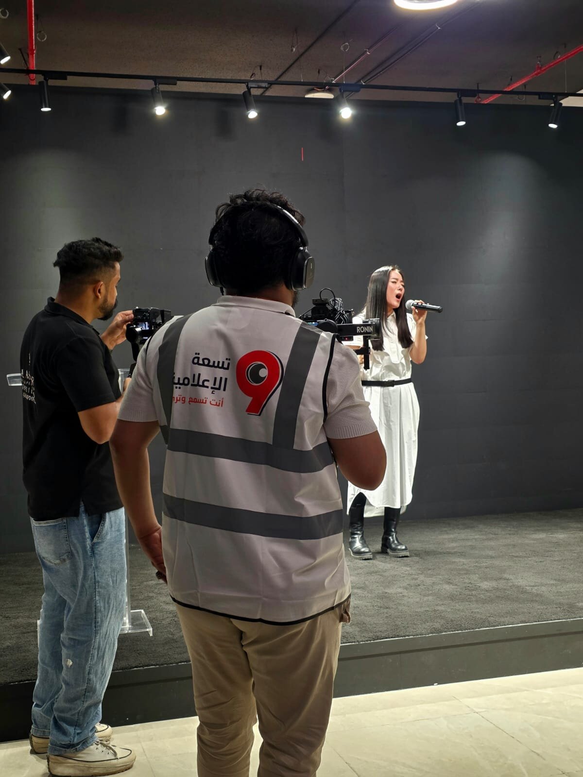 Hyojung Jung's performance being filmed at the festival venue